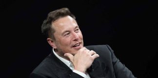 Comparative Analysis of Musk's Lawsuit and High-Profile Tech Legal Battles