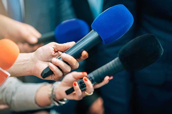 default-hero-01-3 Reporters holding colorful microphones