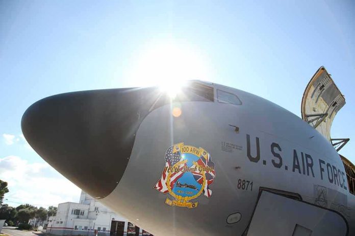 shutterstock_566050309-1 U.S. Air Force aircraft nose with sun flare