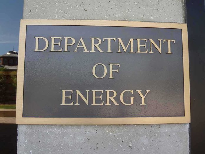 shutterstock_1431305873 Department of Energy sign on building wall